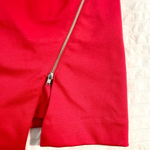 Banana Republic Red Sheath Dress NWT Asymmetrical Hem Sleeveless Back (Size 8) - Picture 4 of 6